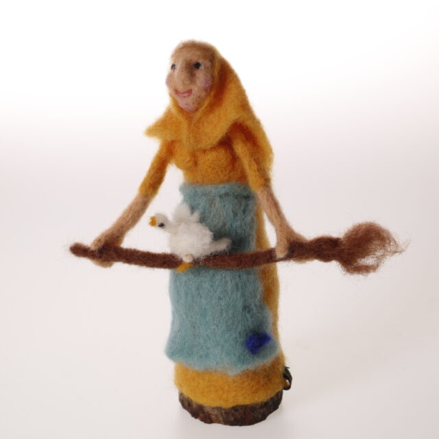 Påskkärring med höna *SÅLD