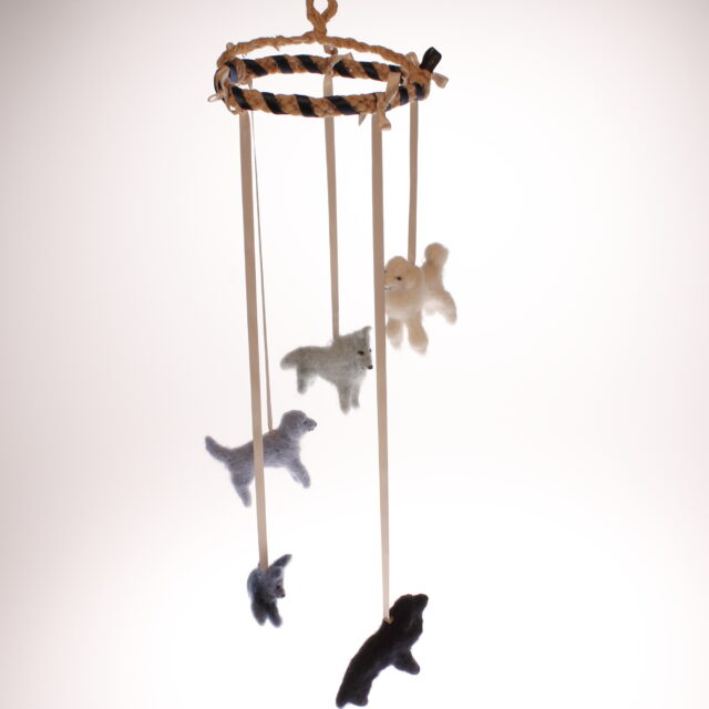 Hundar i blåa nyanser, hängande mobil *SÅLD