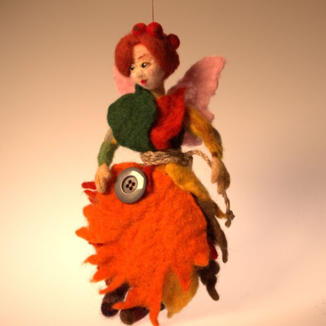 Spillullsdocka, rönnbärsfé