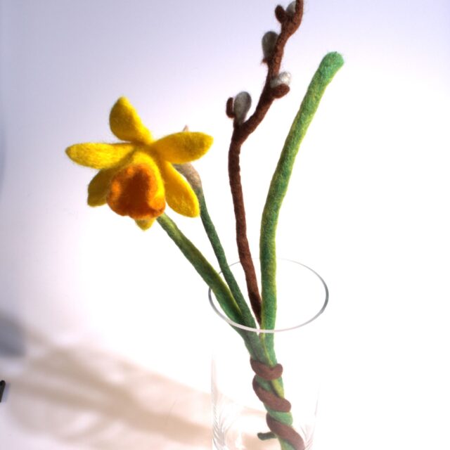 Påsklilja och videkiss 48 cm *SÅLD